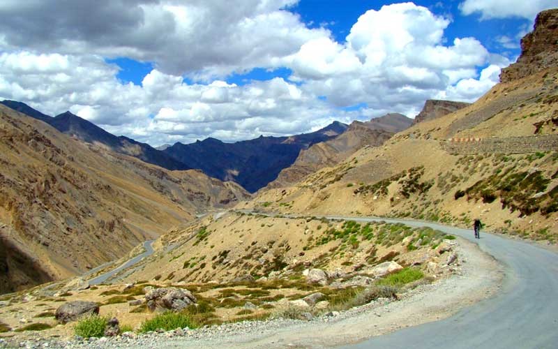 manali-leh-cycling3.jpg