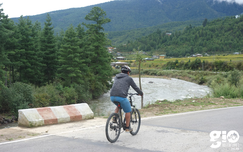 bhutan-cycling2.jpg